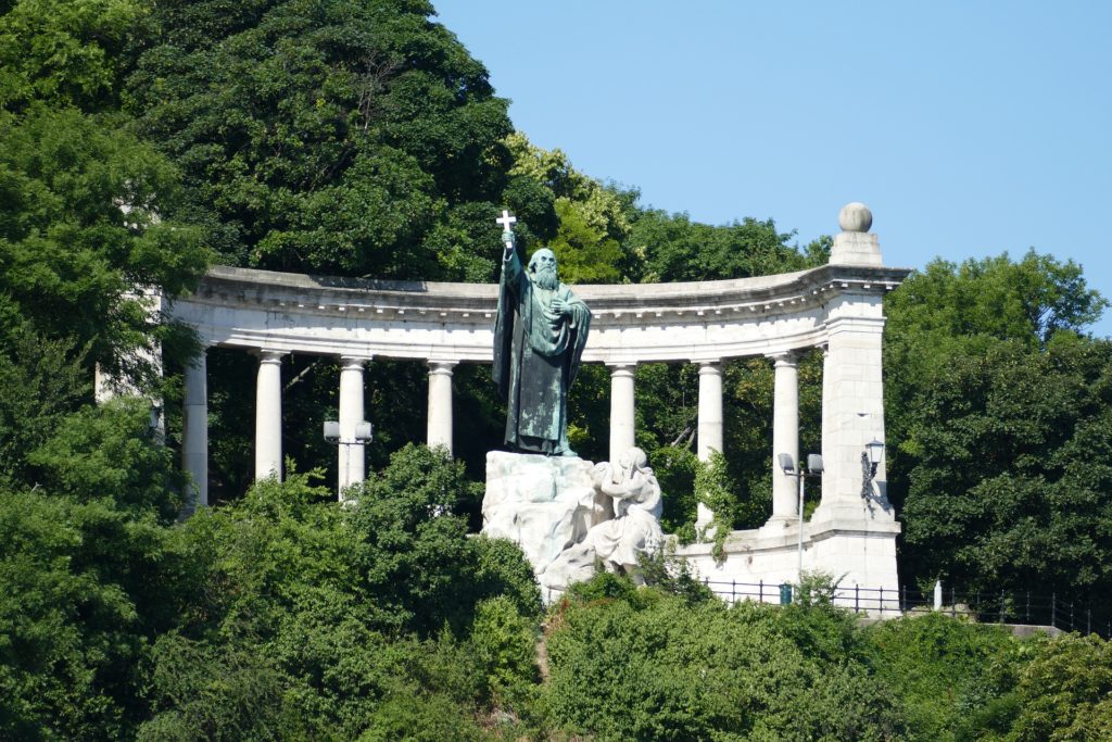 Статуя Святого Жерара в Будапеште