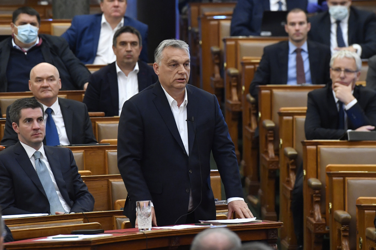 Orbán-márch-30-2020