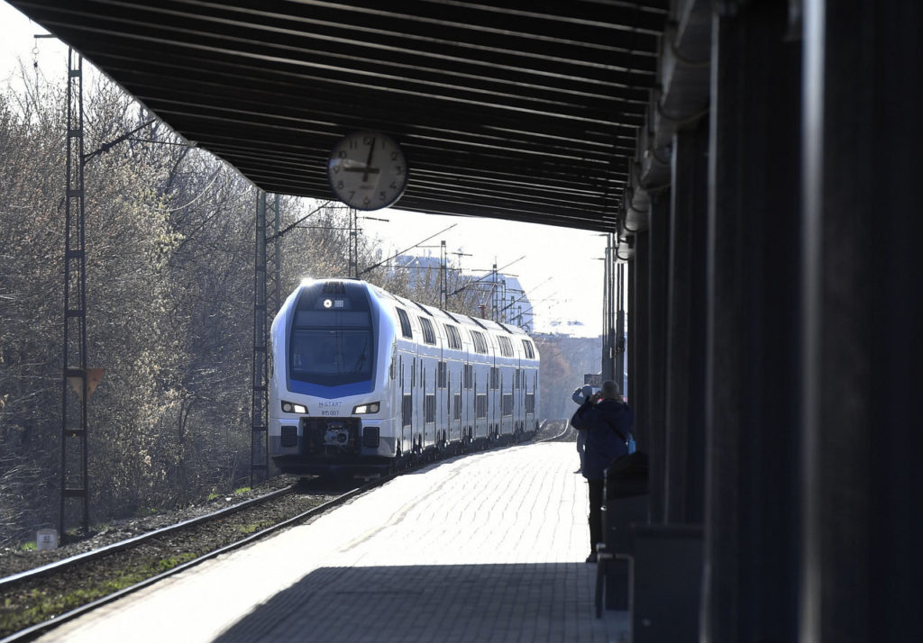 polibek dvoupatrový vlak máv Hungary