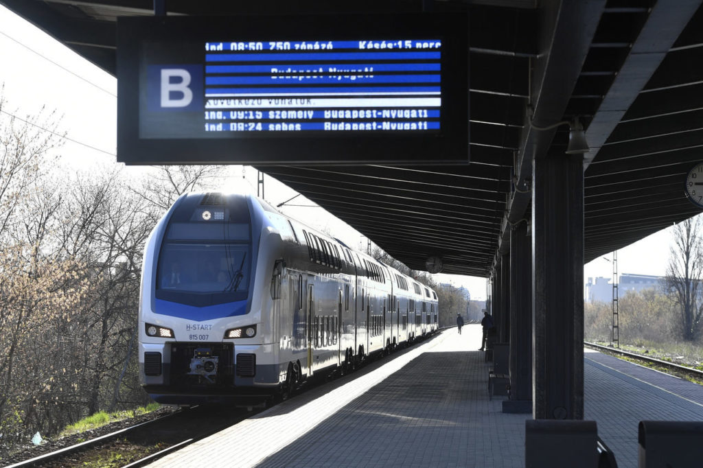 poljubac dvokatni vlak máv Mađarska
