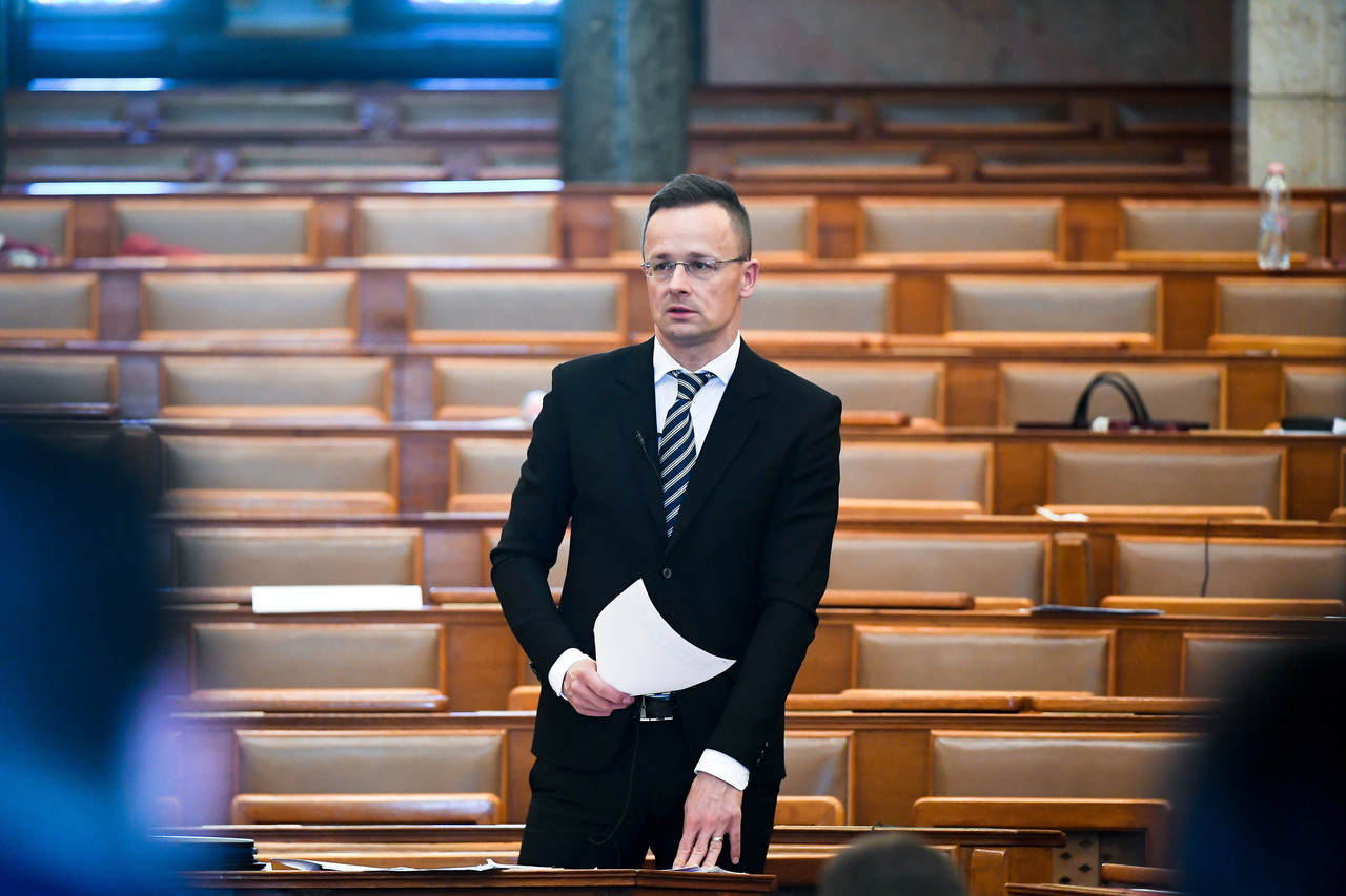Hungarian-foreign-minister-Szijjártó