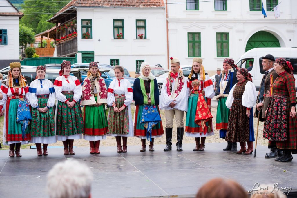 Hungarian folk embroidery from Torocko Transylvania , vintage Hungarian  traditional textile