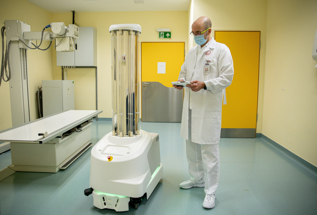 Hungary’s first autonomous UV Disinfection Robot arrived at Semmelweis University