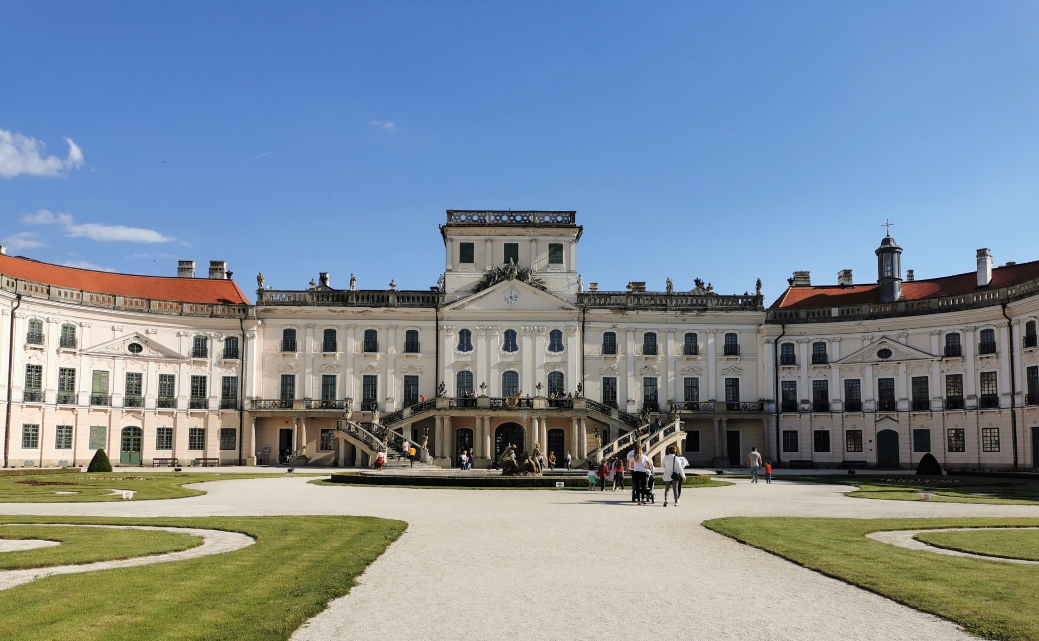 4 reasons to visit Esterházy Palace in Fertőd − PHOTOS Daily News Hungary