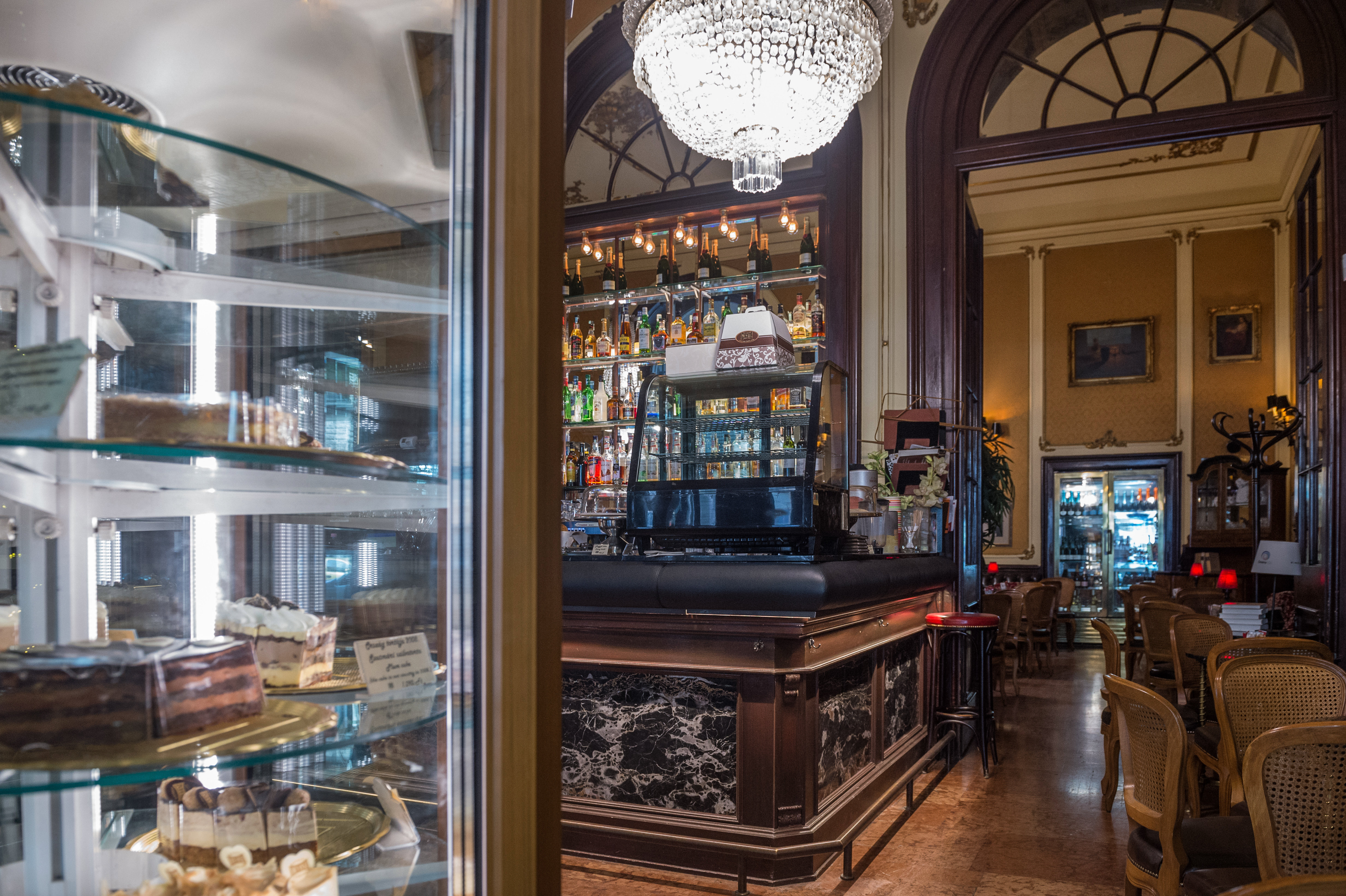 Történelmi kávéházak-Művész Kávéház