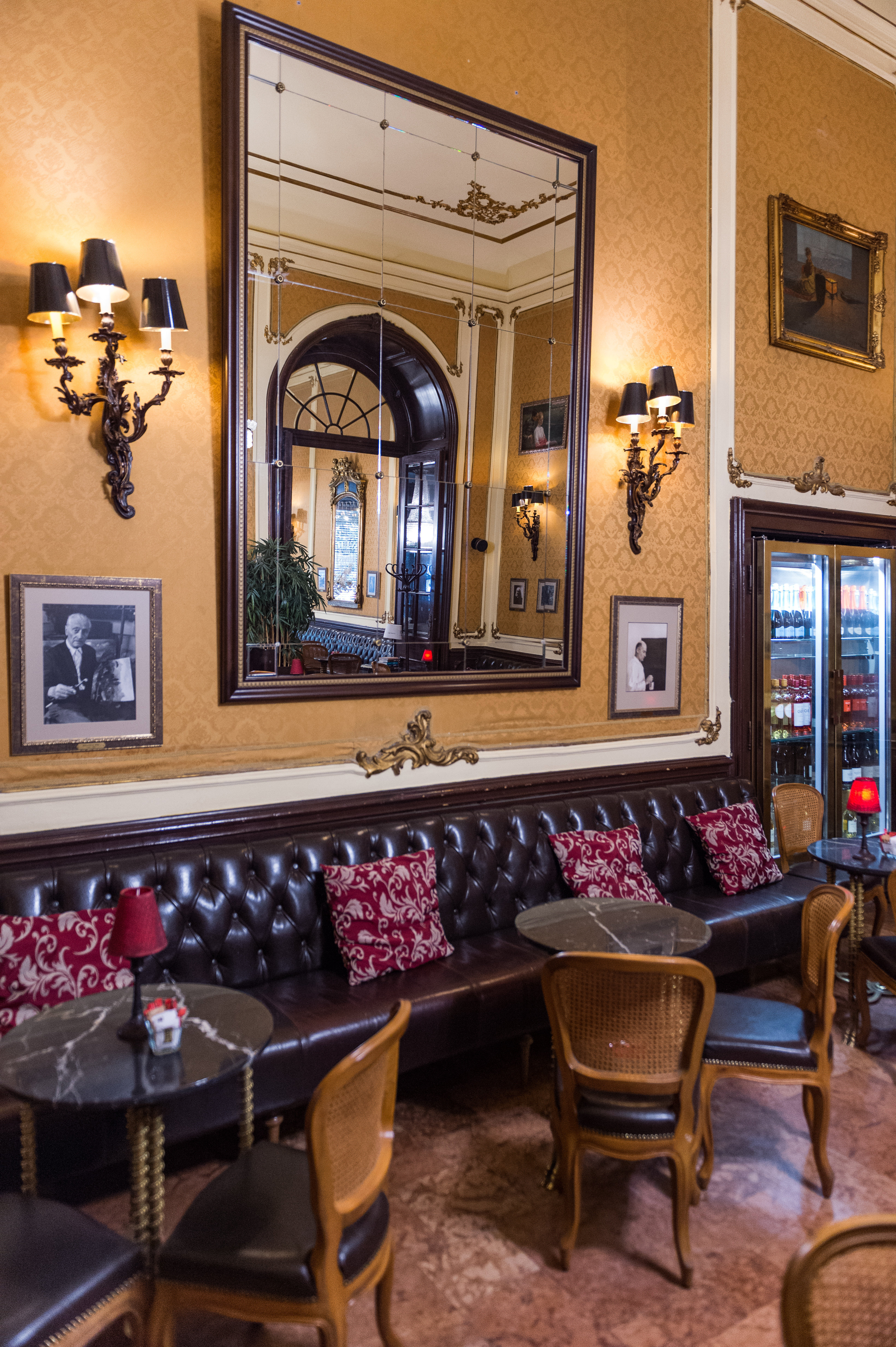 Történelmi kávéházak-Művész Kávéház