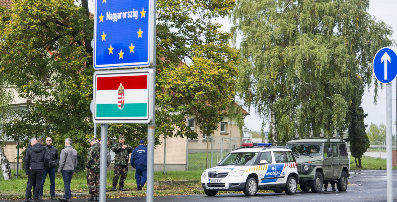 border Hungary flag EU
