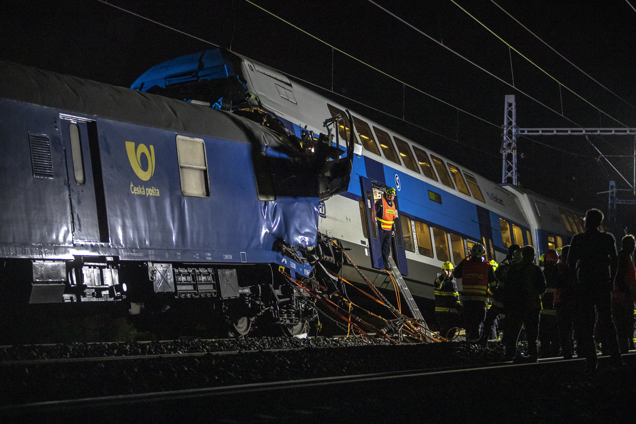 One killed, 35 injured in train collision in Czech Republic - Daily ...