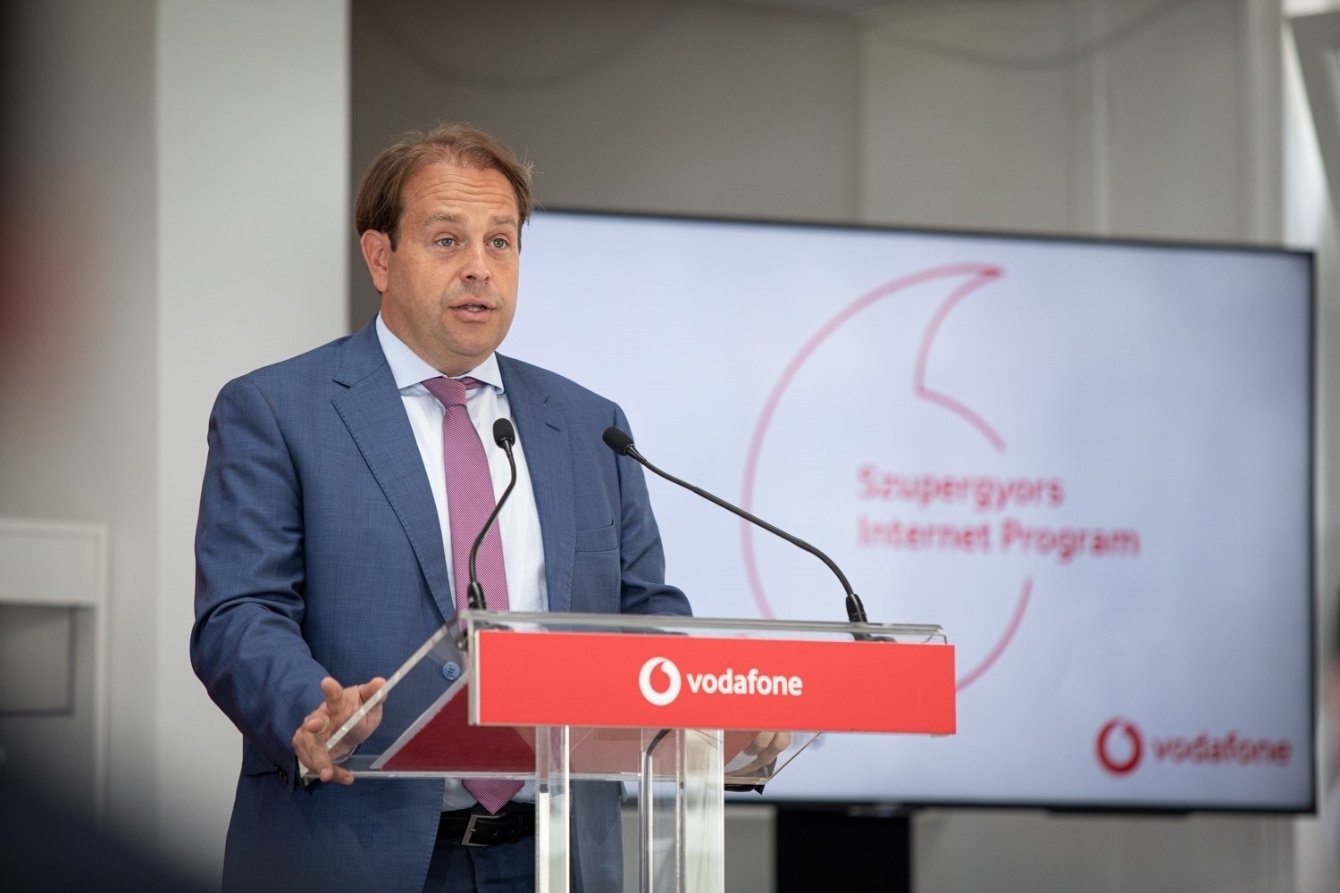 Vodafone Hungary introduces super-fast Internet in new settlements