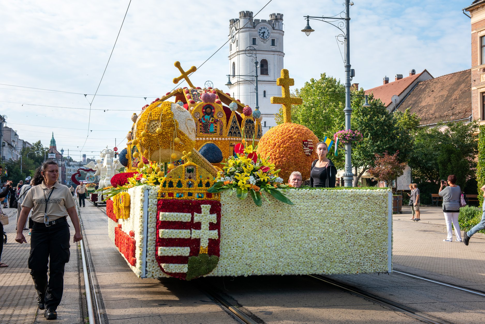 Святая корона, Дебреценский цветочный карнавал, Дебрецен, Венгрия