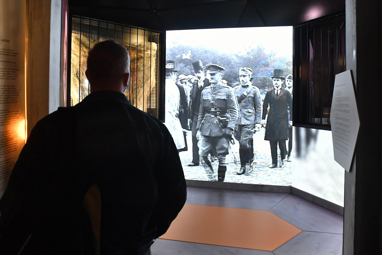 Trianon centenary exhibition opens at Hungarian National Museum