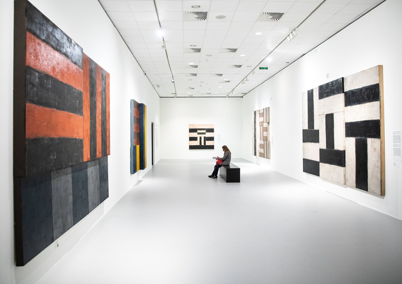 abstract artist Sean Scully exhibition in Budapest