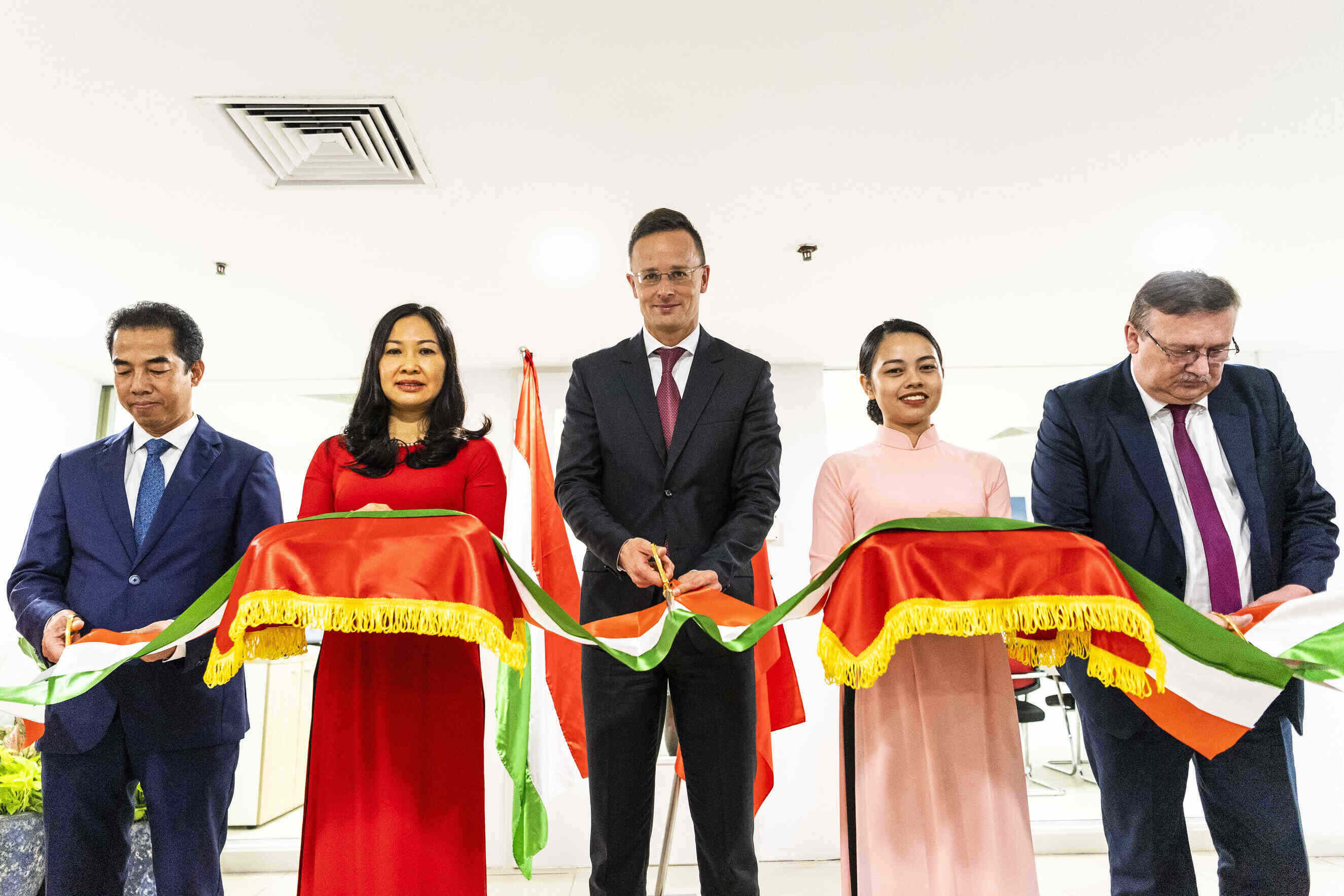 Hungarian embassy's new consular section inaugurated in ...