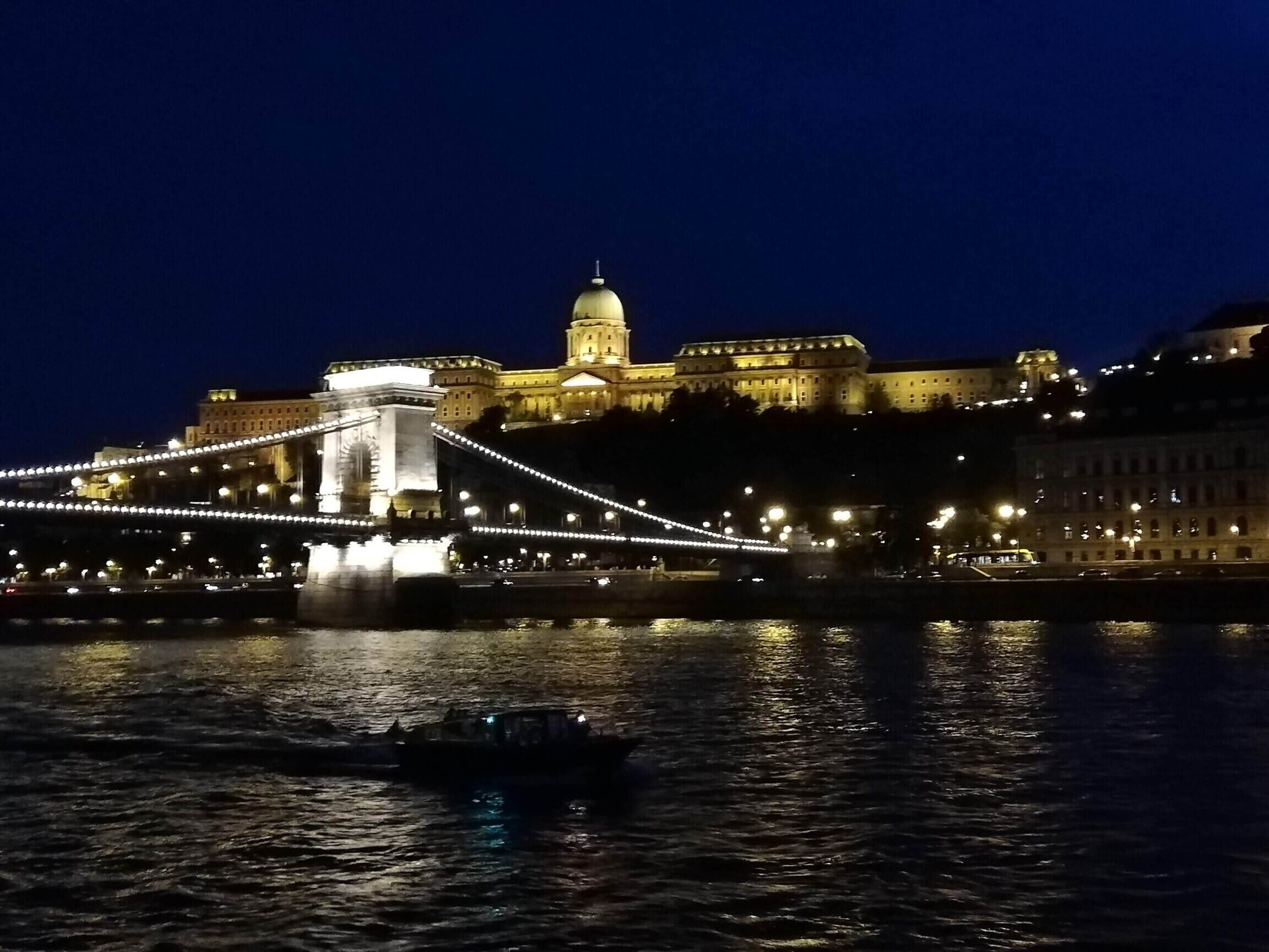 Podul cu Lanțuri și Castelul Buda