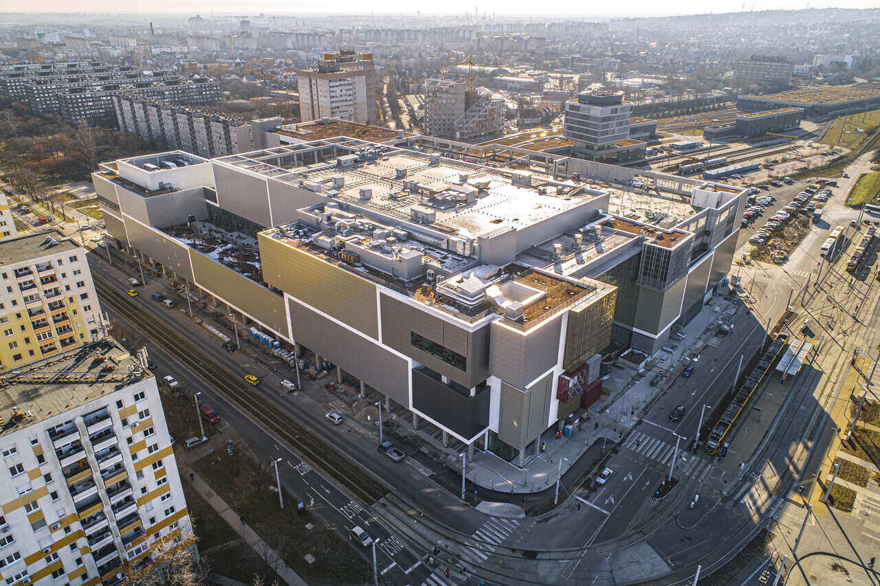 Il più nuovo centro commerciale di Budapest Etele Plaza