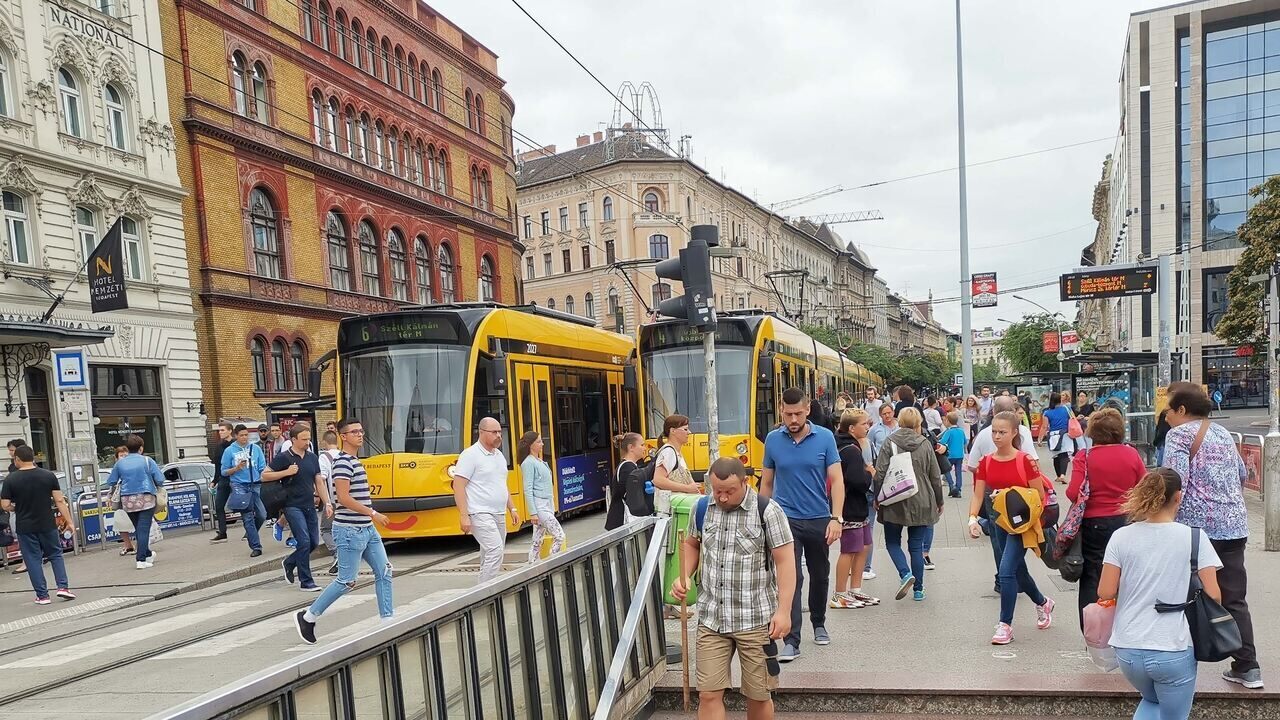 Tram Villamos Traffic Dugó Forgalom Budapest