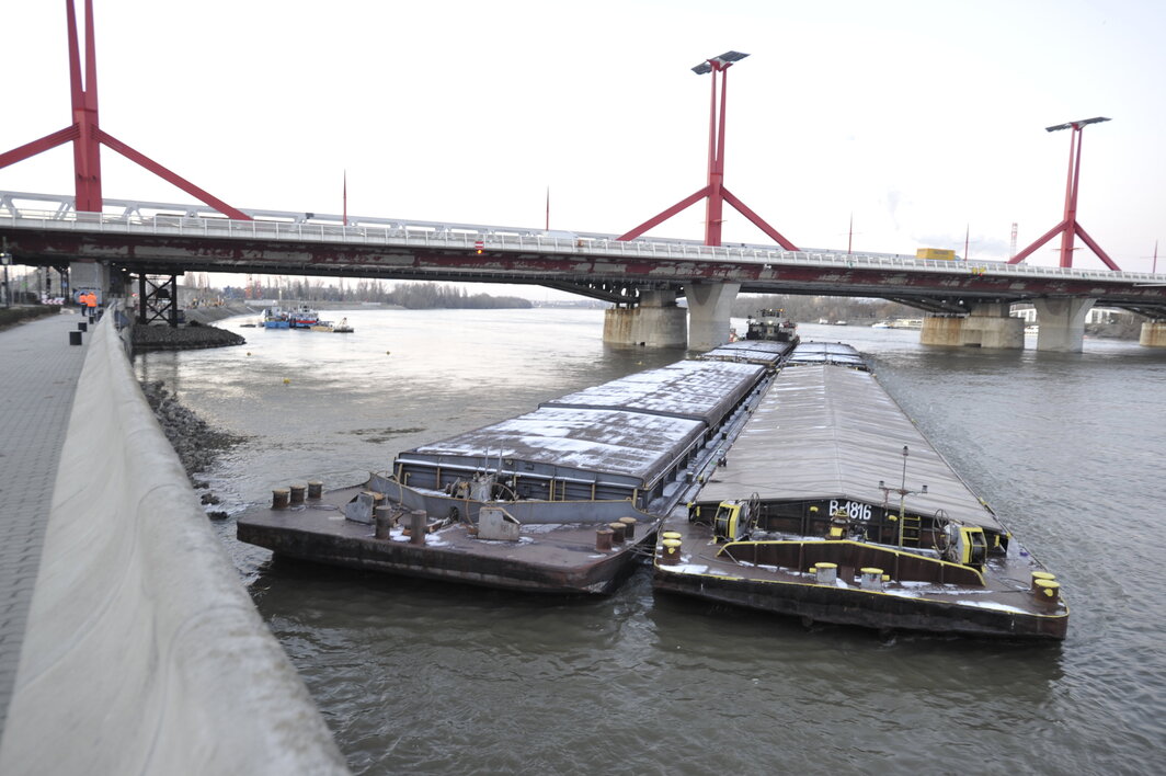Hungary bridge Budapest accident