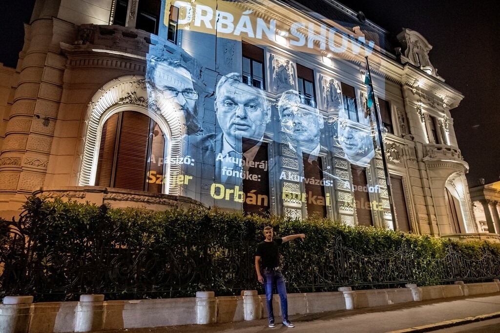 Plakat der Orbán-Show