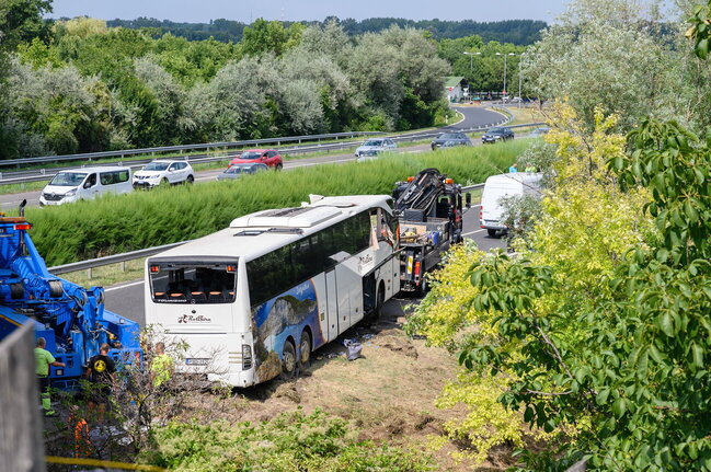 Hungary bus tragedy M7