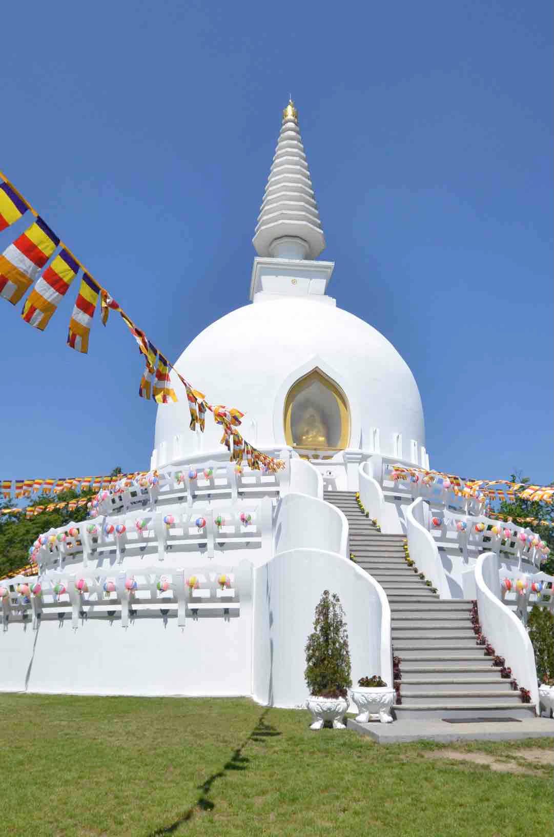 Peace buddhism tourism