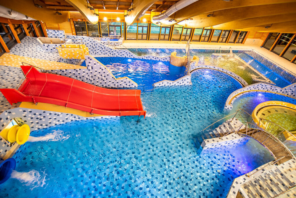Harkany-thermal-spa-aventure-piscine