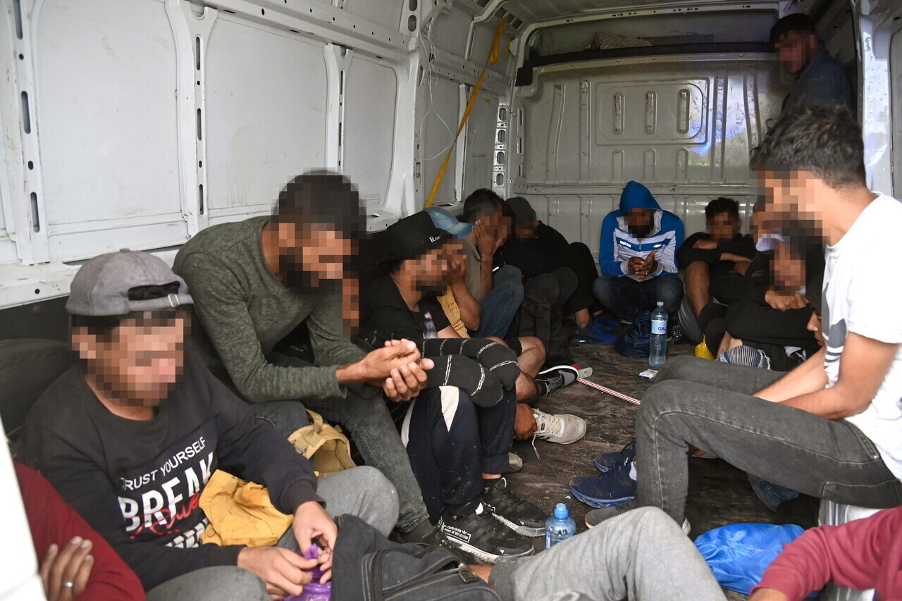 Menekült Migrant Illegal Migration Human Trafficking