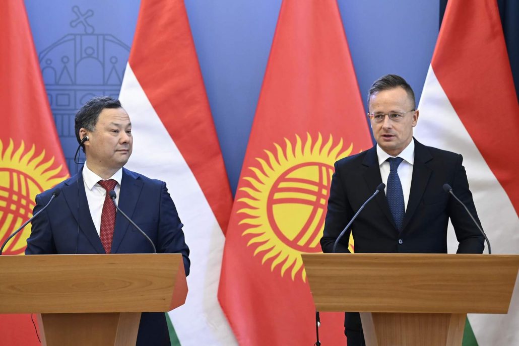 Kyrgyz foreign minister Ruslan Kazakbaev in Hungary.