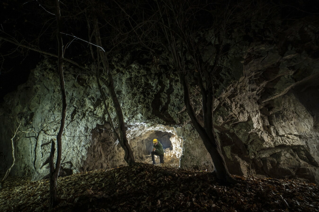 Unknown cave found
