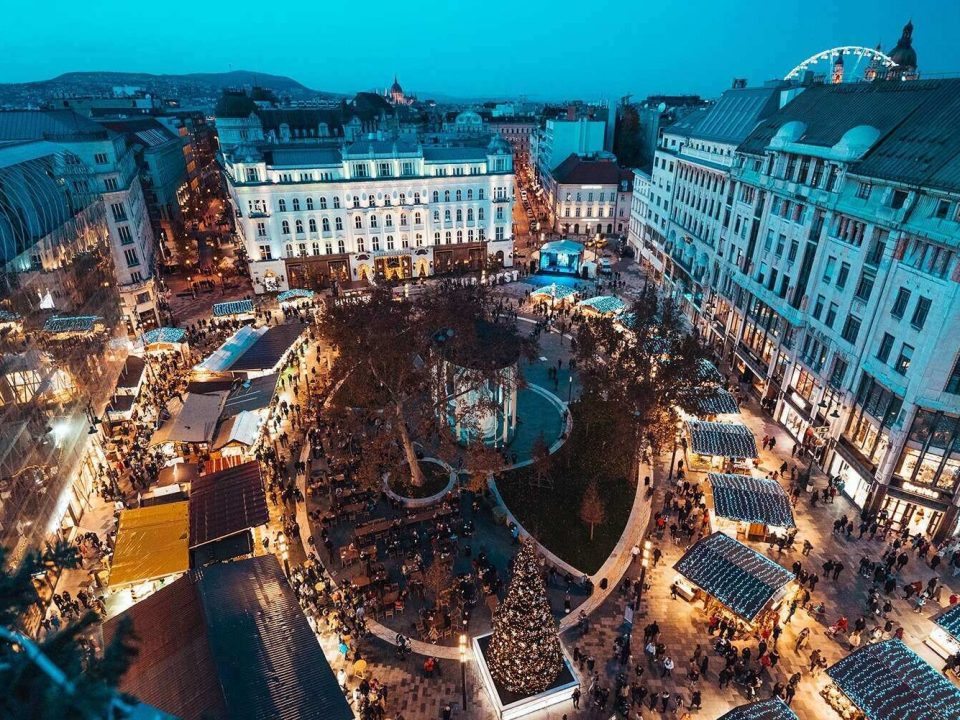Weihnachtsmarkt_Vörösmarty-Platz_Budapest