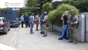 Hungary police terrorism (2)