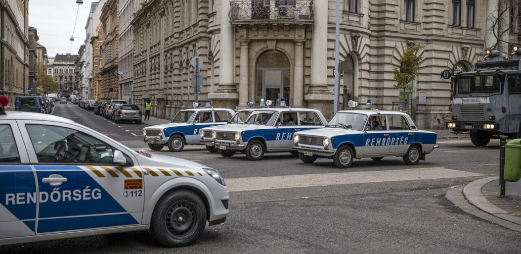 Retro Police Cars Hungary Movie Set Resized