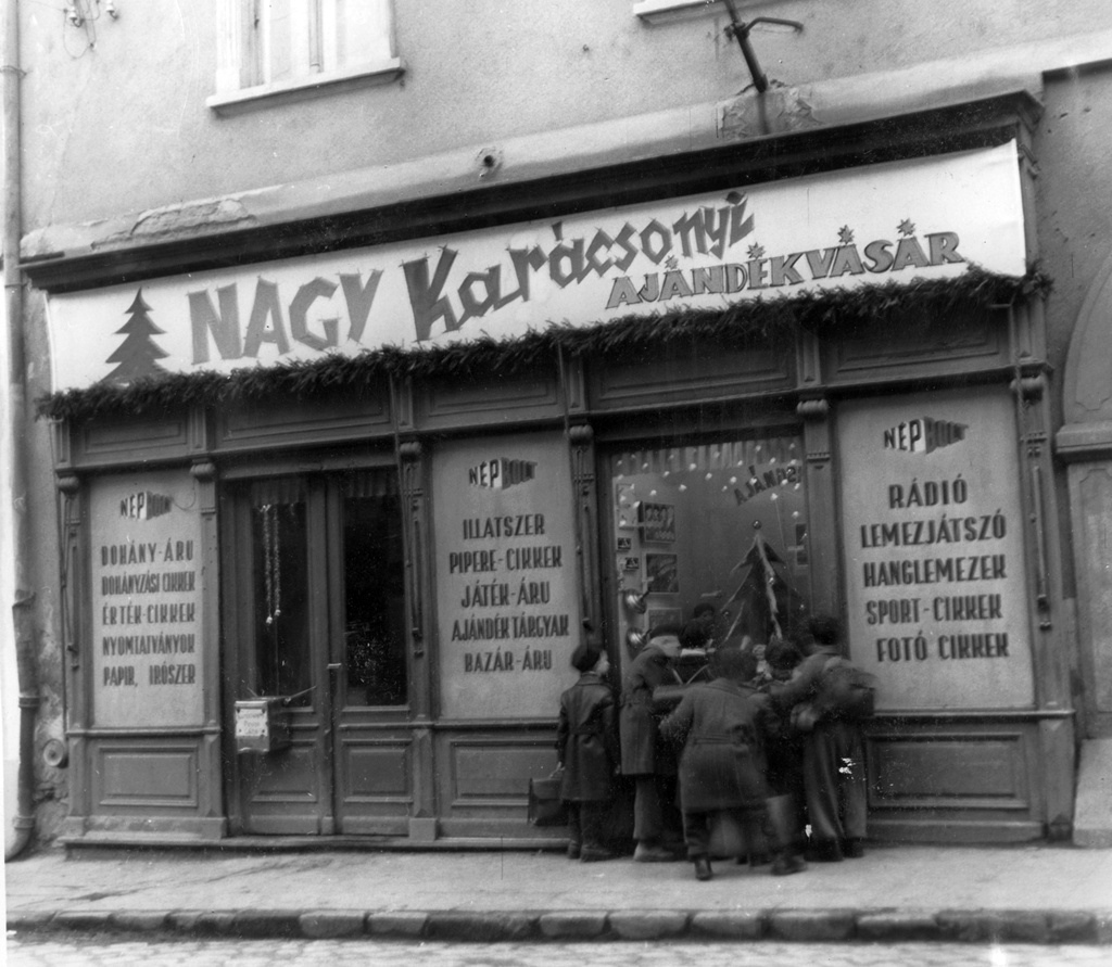 Hungarian Christmas Customs_Fortepan_Storymap.hu_1954