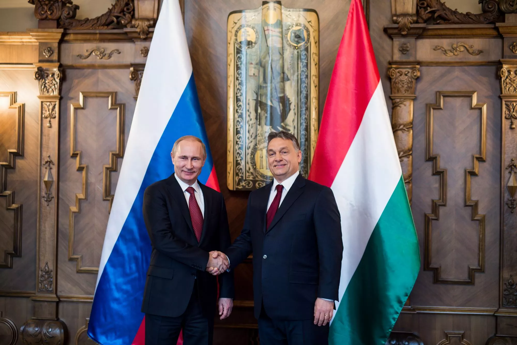 Шокирует: Венгрия потеряла сотни миллионов евро в торговле российским газом