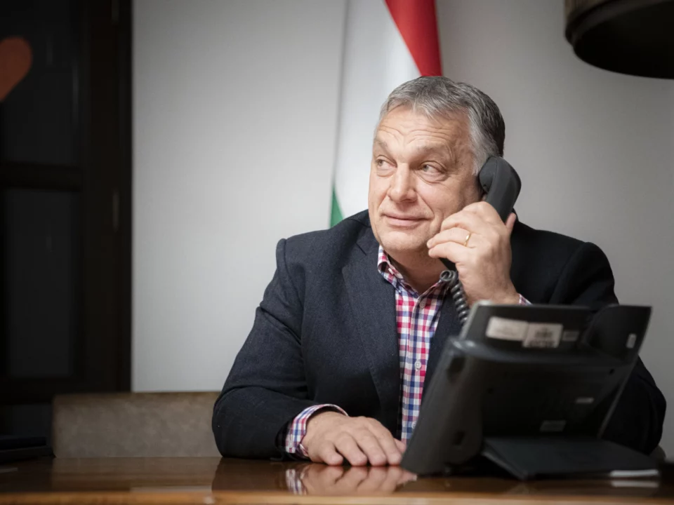 Viktor-Orban-phone