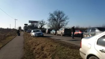 Cars Ukraine border
