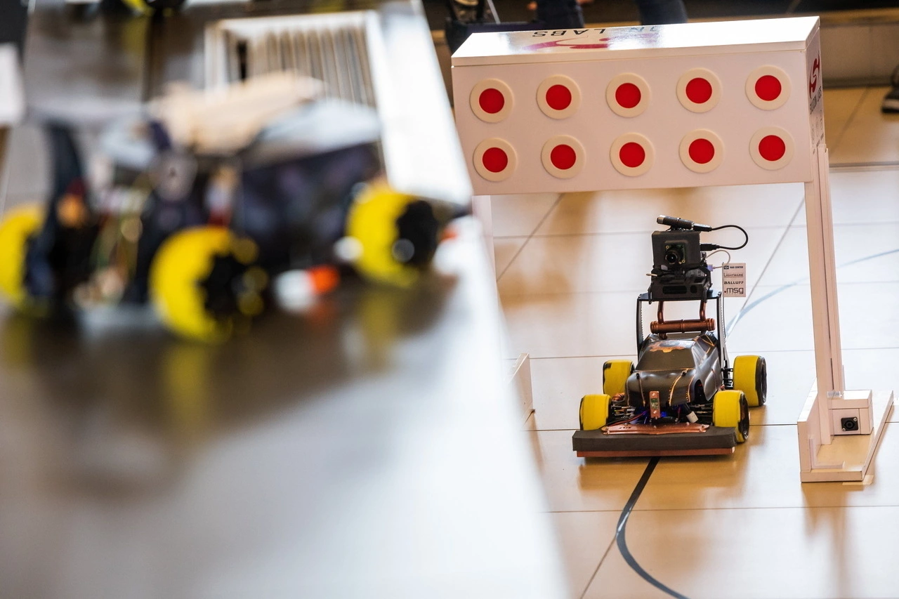 Robot Car Race in Budapest 4