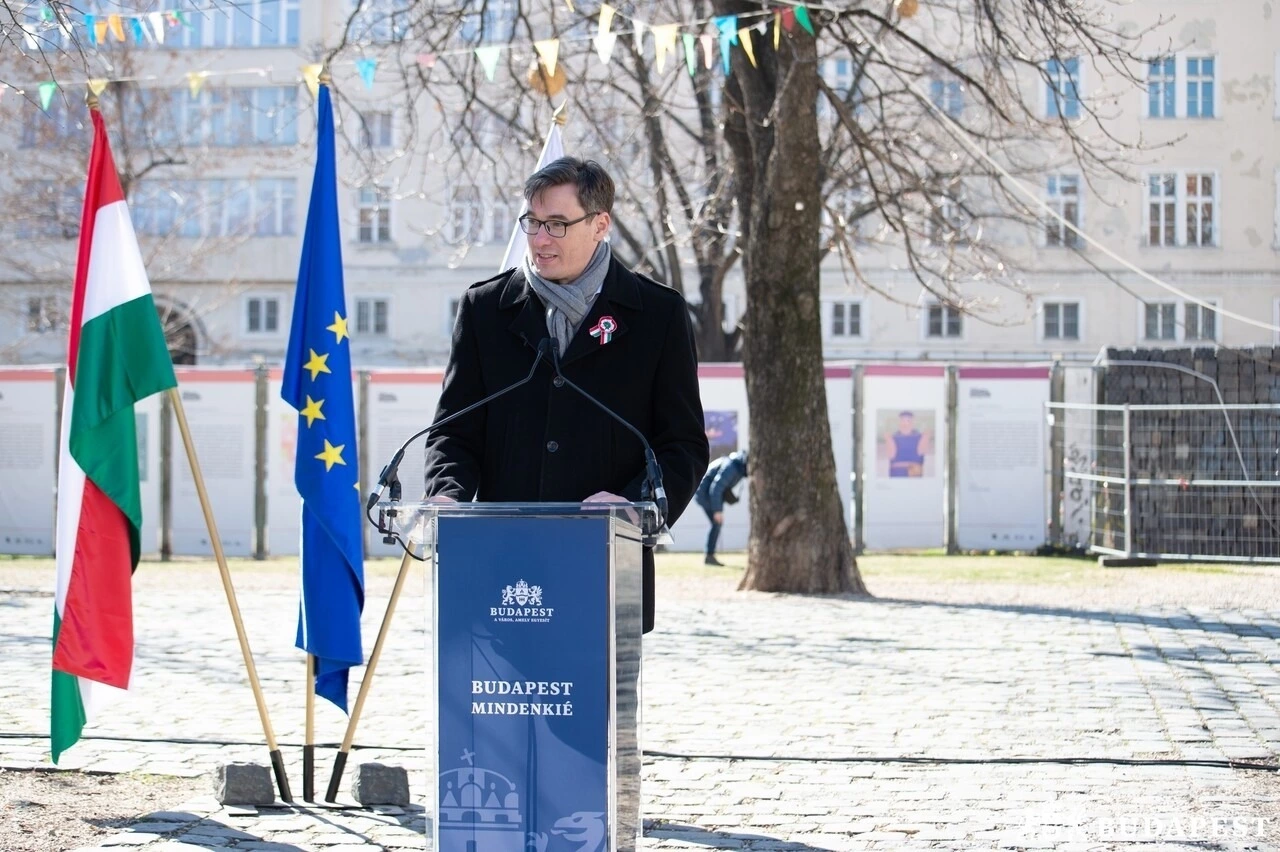 Főpolgármester: a magyar felkelések “mindig a békéért és a szabadságért”