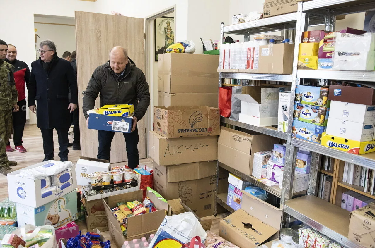 Hungarians Sending Aid to Ukrainian Refugees 1