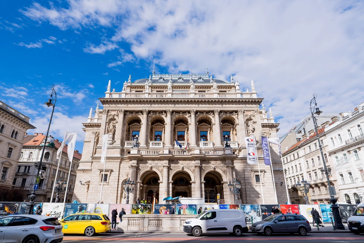 Március 12-én újra megnyílik a budapesti Awesome Operaház!