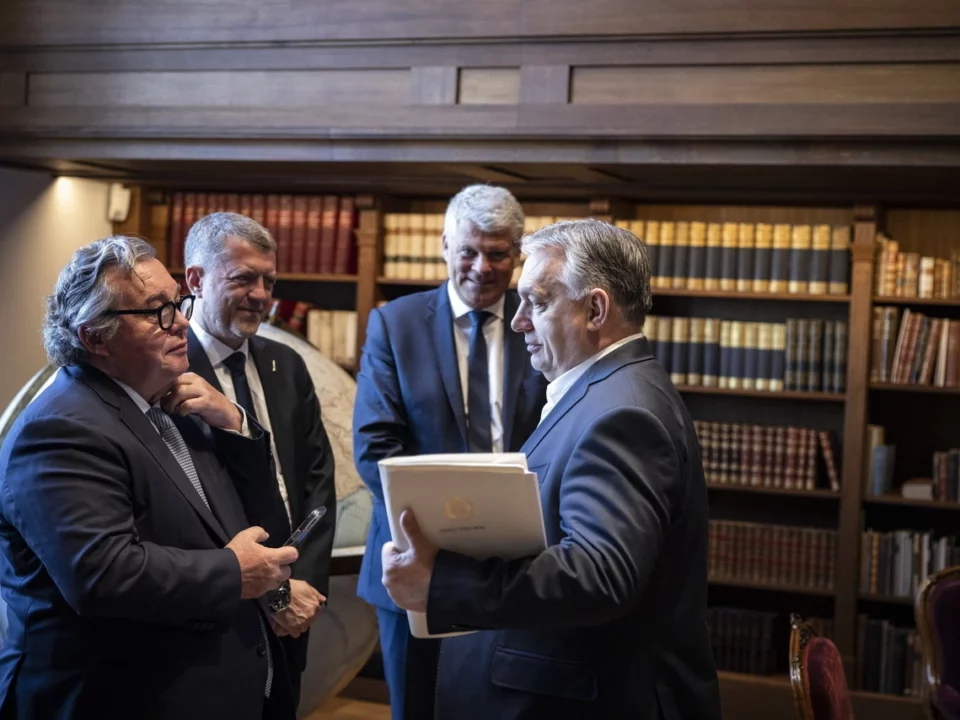 Viktor Orbán talks with Hungexpo Owner