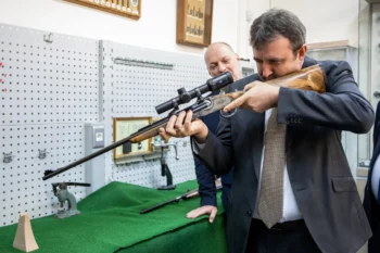 Weapon László Palkovics minister