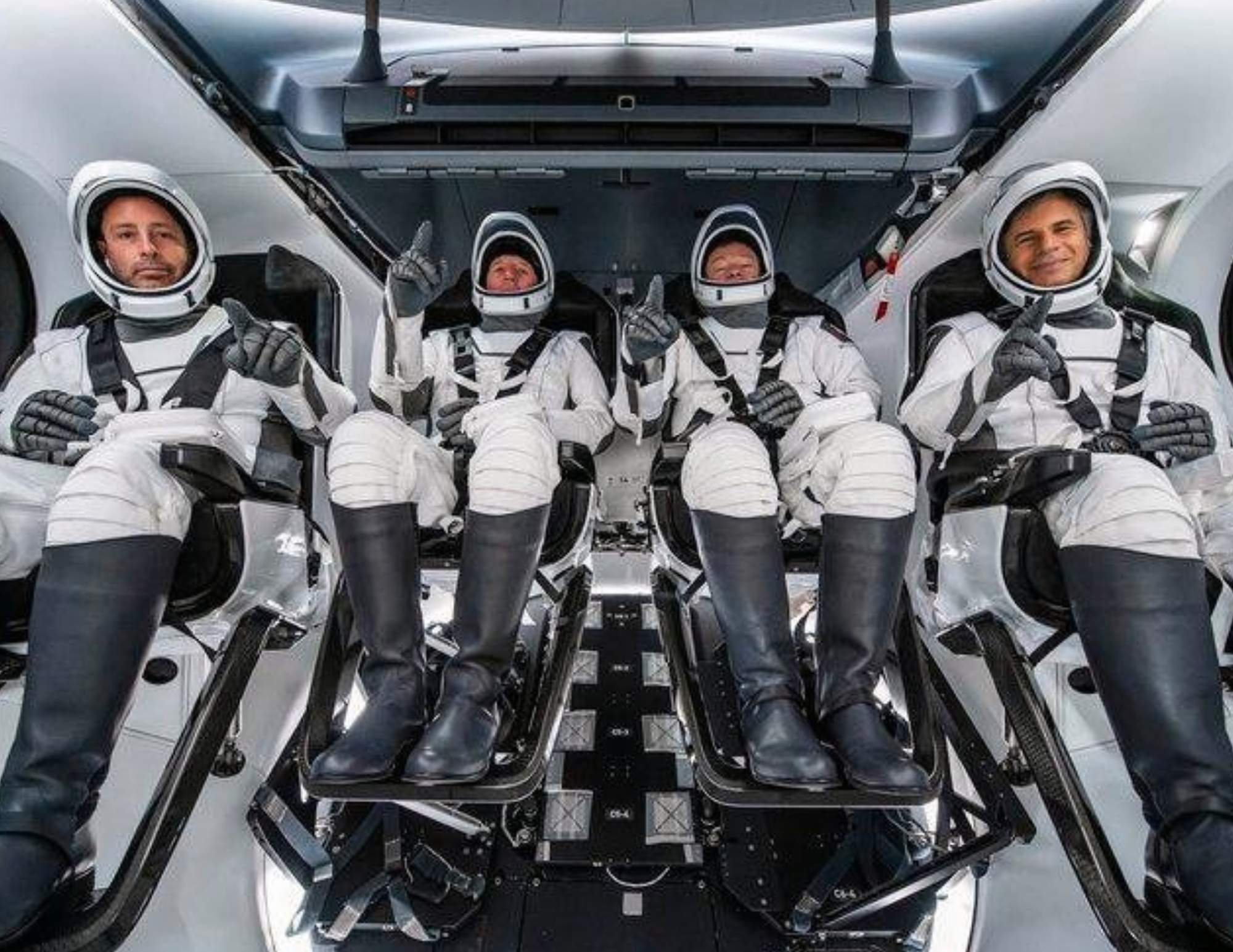 First all-private space mission took off with a crew member of Hungarian descent