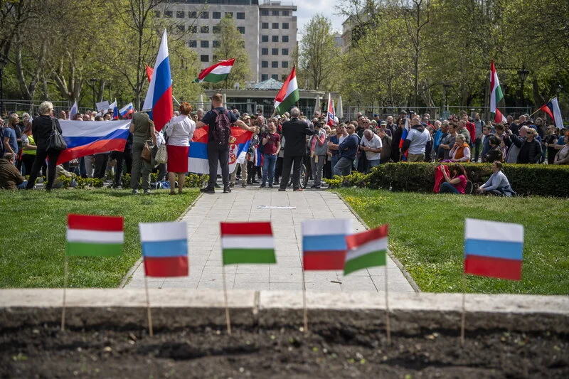 Pro Russian and pro Ukraine protests were held in Budapest