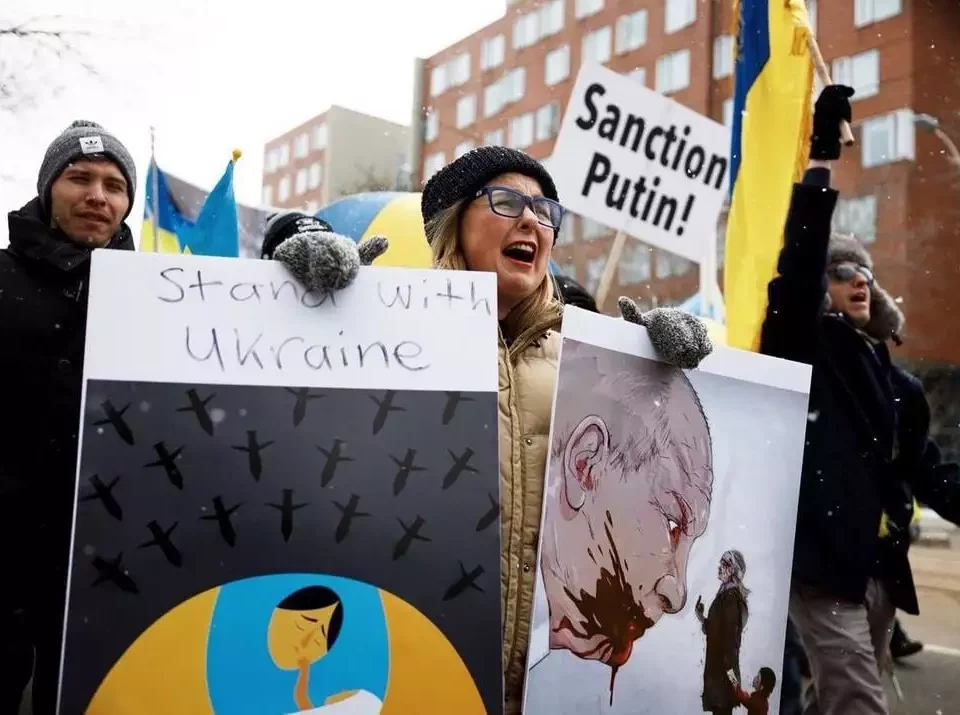 Ukraine demonstration Putin close the sky