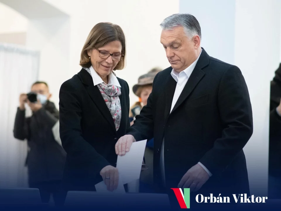 Viktor Orbán casting his ballot