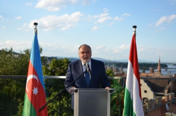 Embajador de la República de Azerbaiyán en Hungría SE Sr. Tahir Taghizade