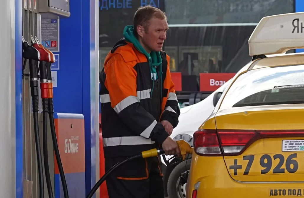 Fuel station Russia gasoline Transcarpathia