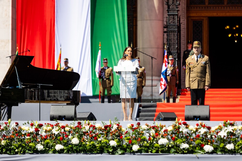 ハンガリー大統領 カタリン・ノヴァーク