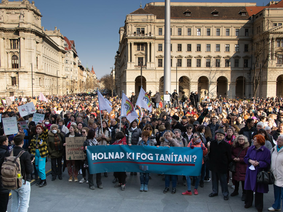 Teachers' protest on Budapest's Kossuth square in front of the parliament