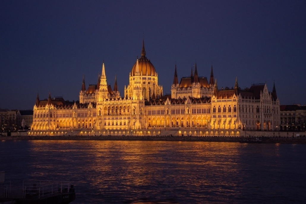 hongrie parlement de budapest